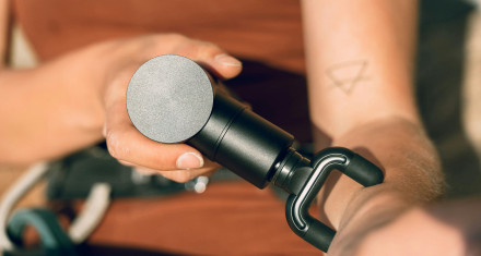 Перкуссионный массажер: как работает и зачем нужен для восстановления и здоровья